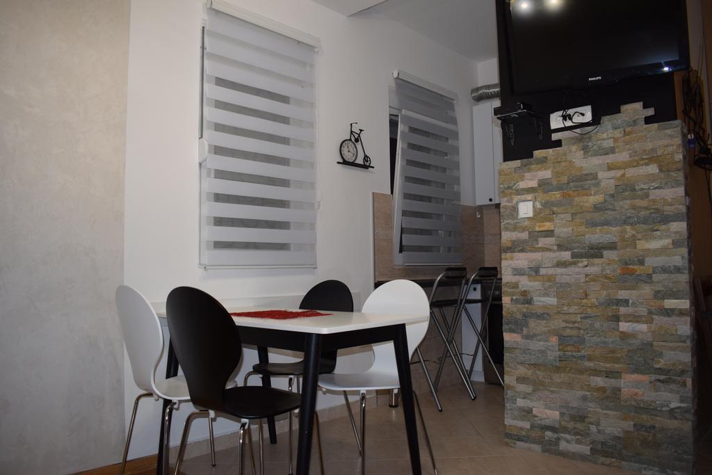 Apartment Fini Tivat Exterior foto